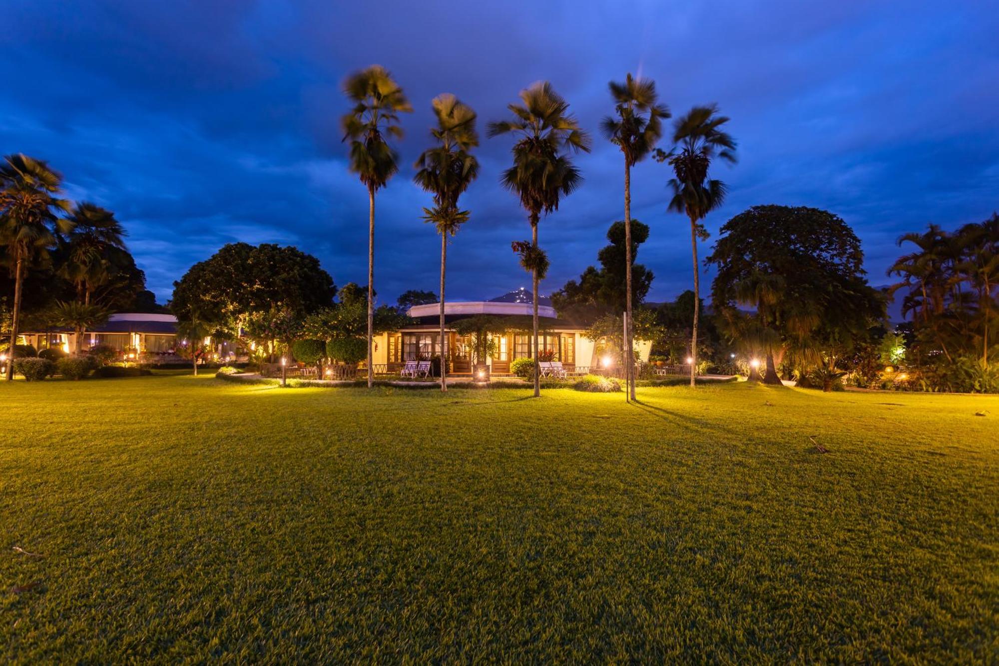 Fish Tail Lodge Pokhara Dış mekan fotoğraf